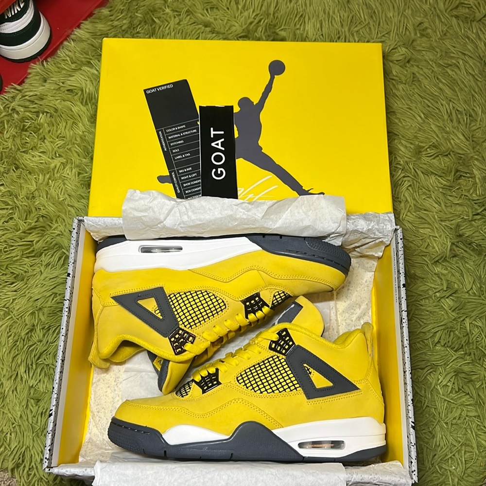 Jordan 4 l Lightning